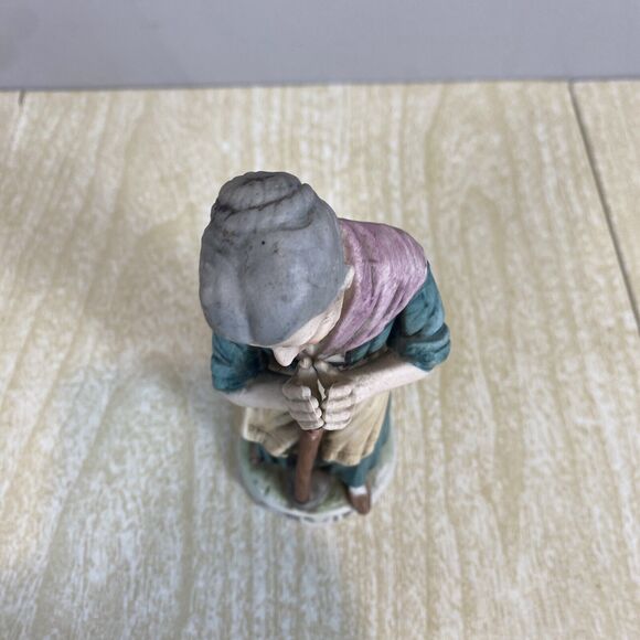 Homco Porcelain Hand Painted Bisque 8" Elderly Woman Praying Figurine 8110 - Picture 6 of 6